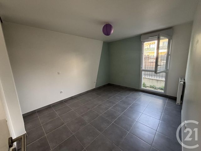 Afficher la photo en grand Appartement F2 à vendre - 2 pièces - 38.9 m2 - QUINCY SOUS SENART - 91 - ILE-DE-FRANCE - Century 21 Vesta Immobilier