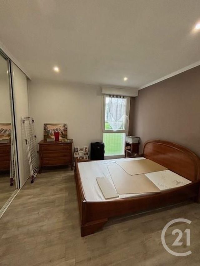 Afficher la photo en grand Appartement F4 à vendre - 4 pièces - 77.32 m2 - CROSNE - 91 - ILE-DE-FRANCE - Century 21 Vesta Immobilier