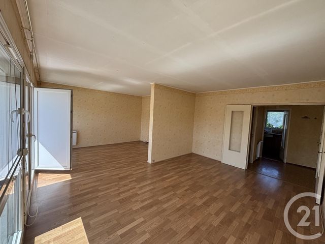 Afficher la photo en grand Appartement F5 à vendre - 5 pièces - 84.36 m2 - QUINCY SOUS SENART - 91 - ILE-DE-FRANCE - Century 21 Vesta Immobilier