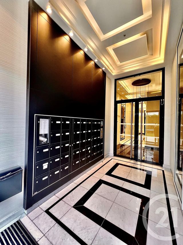 Afficher la photo en grand Appartement F2 à vendre - 2 pièces - 65.68 m2 - CLAMART - 92 - ILE-DE-FRANCE - Century 21 Vesta Immobilier