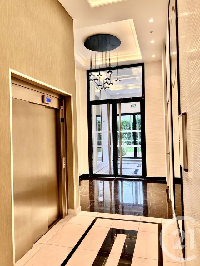 Afficher la photo en grand Appartement F2 à vendre - 2 pièces - 65.68 m2 - CLAMART - 92 - ILE-DE-FRANCE - Century 21 Vesta Immobilier